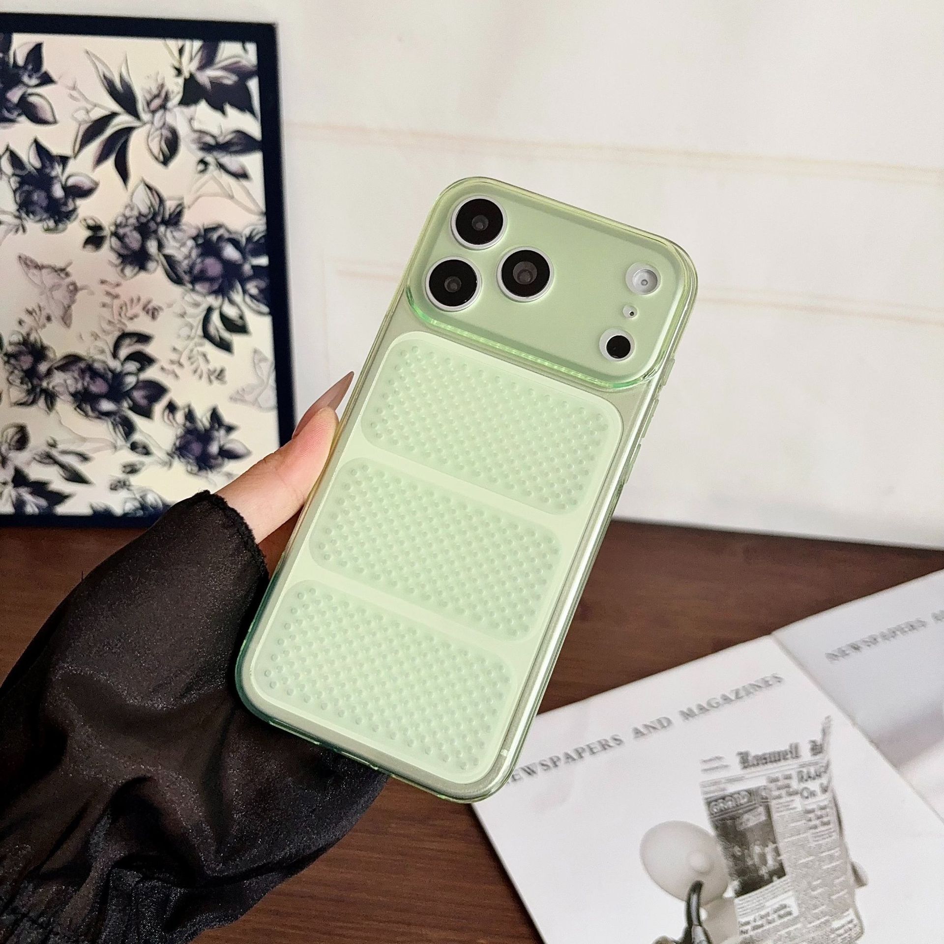 Funda Antigolpes con Disipación de Calor para iPhone 17 Pro Max y 16, Silicona TPU, Transpirable image 11