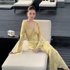 ドーパミンピンチウエストロングスカートフレンチハイエンド海辺休暇ベルスリーブ黄色花柄Vネックドレスレディース夏