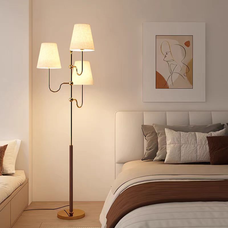 French Antique Floor Lamp with American Retro High-end Living Room Sofa Bedroom High-value Vertical Table Lamp French Antique Floor Lamp with American Retro High-end Living Room Sofa Bedroom High-value Vertical Table Lamp