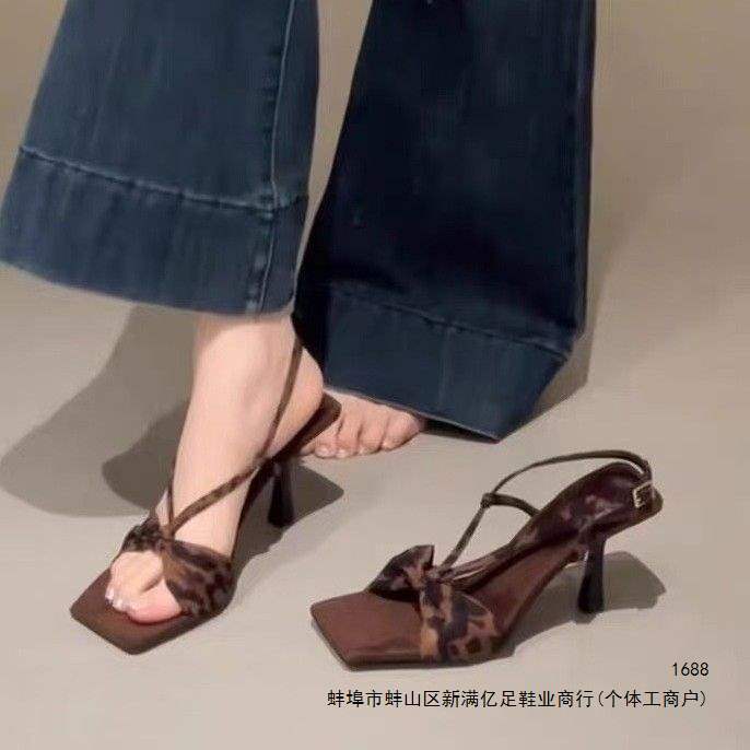 2026 New Style French Mid-Heel Roman Sandals for Summer, Paired with Skirts, Thin Heels, Bowknot, Black Elegant Sandals for Women