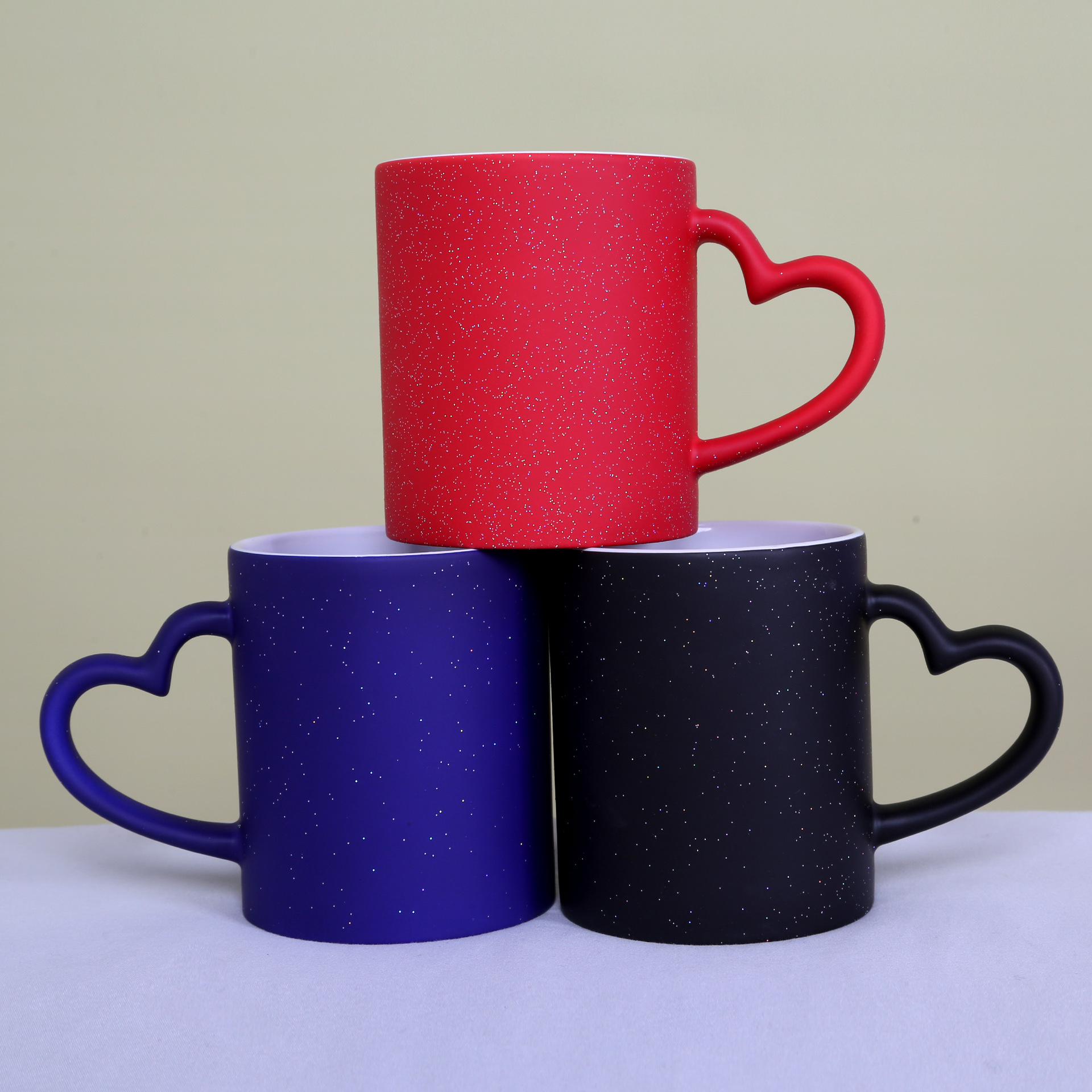 Fabricante al por mayor de alta temperatura de fabricación de cerámica personalizada foto de patrón de taza de color fijo logotipo de marca de taza