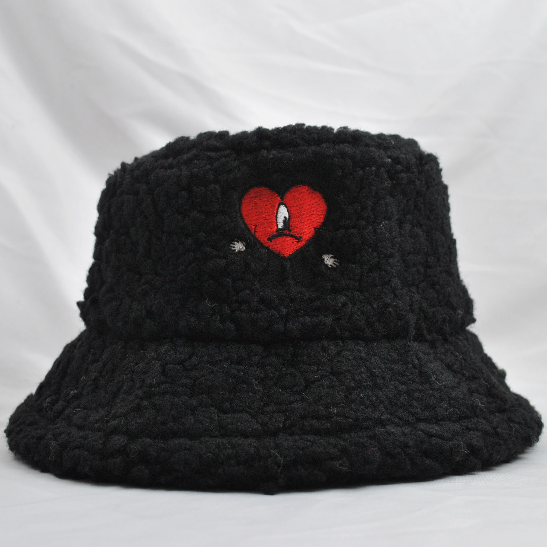 Frau Mode Herzform Stickerei Breite Traufen Bucket Hat display picture 4