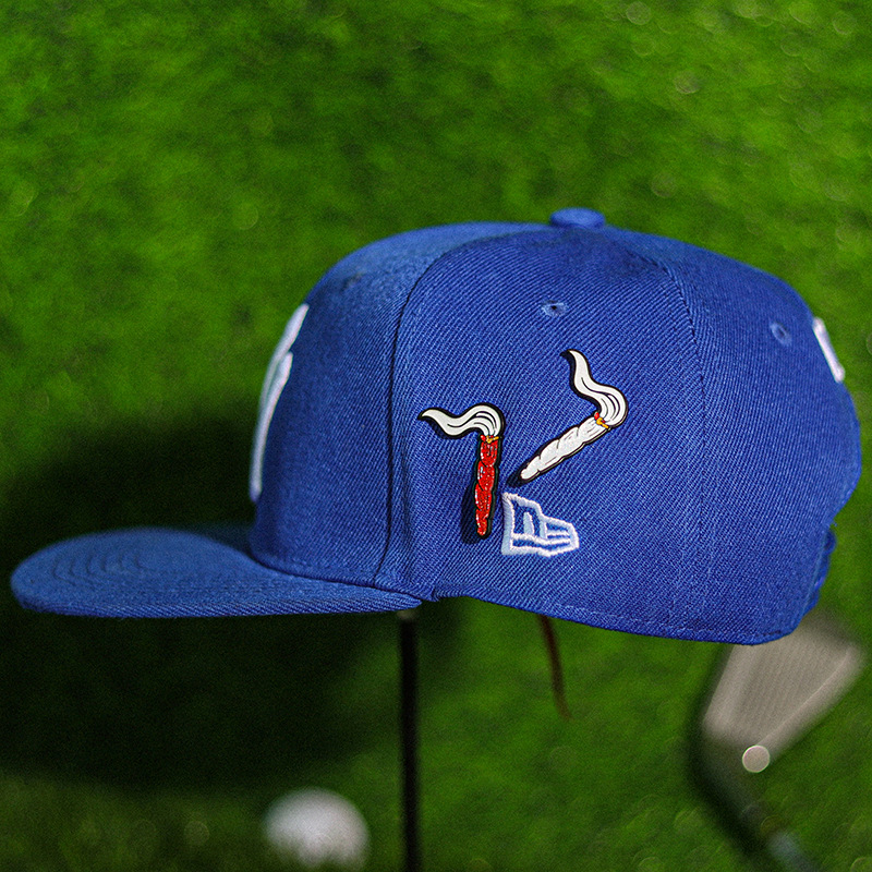 Amazon creativo minimalista dibujos animados cigarro forma insignia personalidad gorra de golf gorra de béisbol accesorios de cigarrillos insignia de gorra