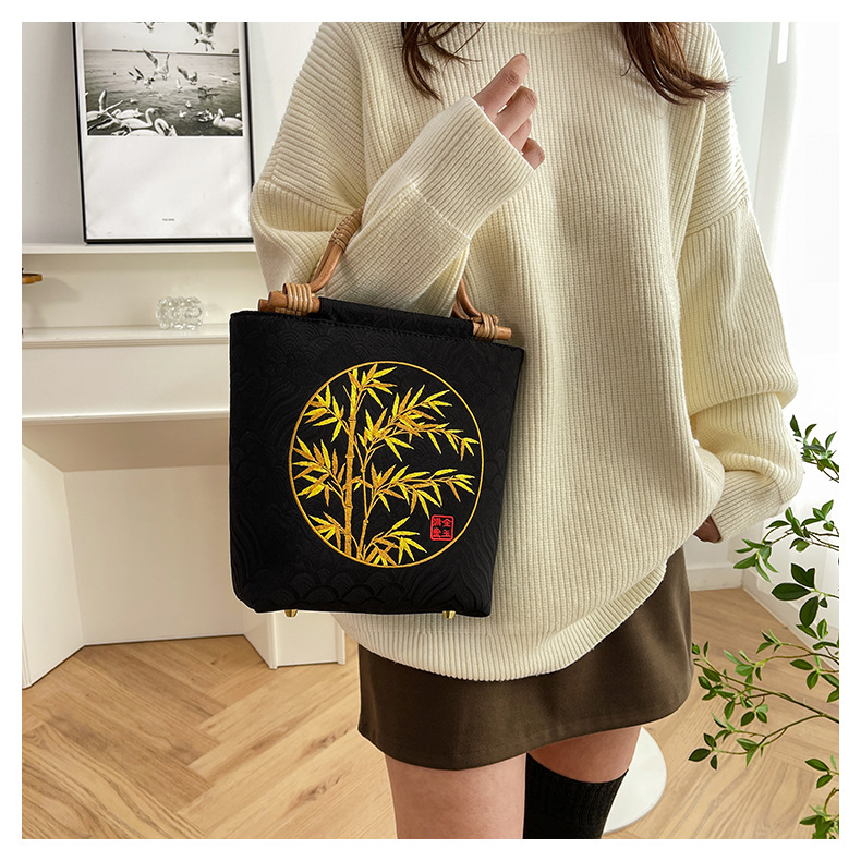 New Large Capacity Embroidered Women's Bag Commuter Bag Women's Bag Handbag_voghion.com