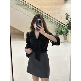 ΢��Ů���b��a�����¿�ͨ�ں�ɫ������|�r�����»�ɫ�L�̰�ȹŮ