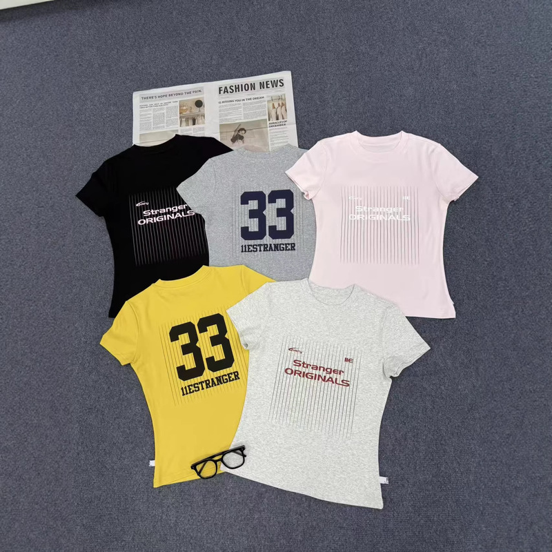 2026 Summer New American-Style Slim-Fit Short-Sleeve T-Shirt with Digital Letter Print, Trendy Style, Regular Shoulder Short-Sleeve for Women