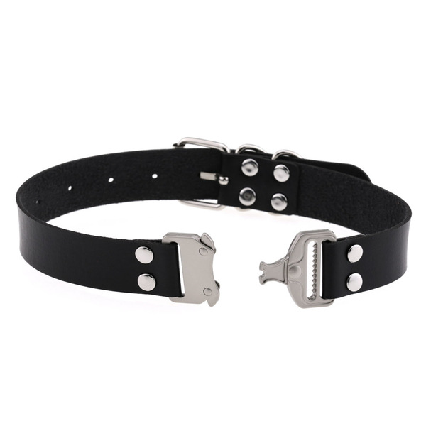 Genuine design choker with clasp