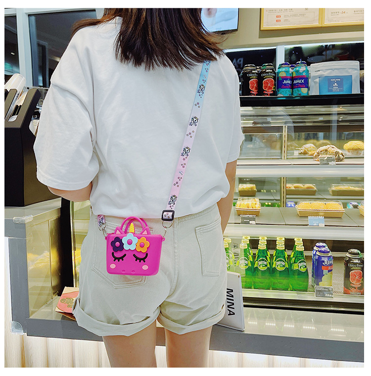 90g Weight Nylon Lining Material Zipper Closure Type Single Shoulder Strap Strap Type Animal Pattern White, Pink, Red Color Cute Cartoon  Silicone Bag 19