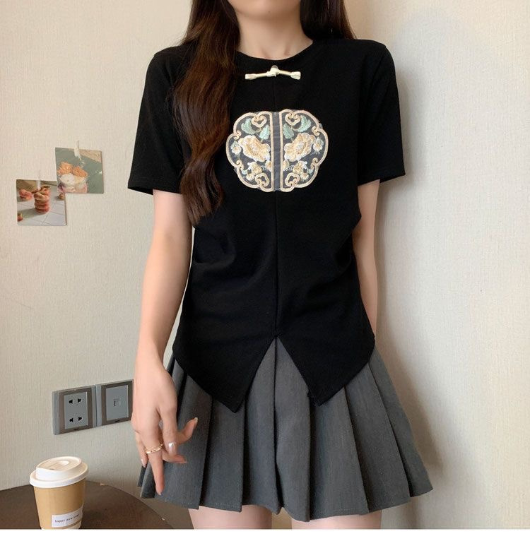 2024 Summer Embroidered Split Short Sleeve Design T-shirt New Chinese style High end Bottom Top_voghion.com