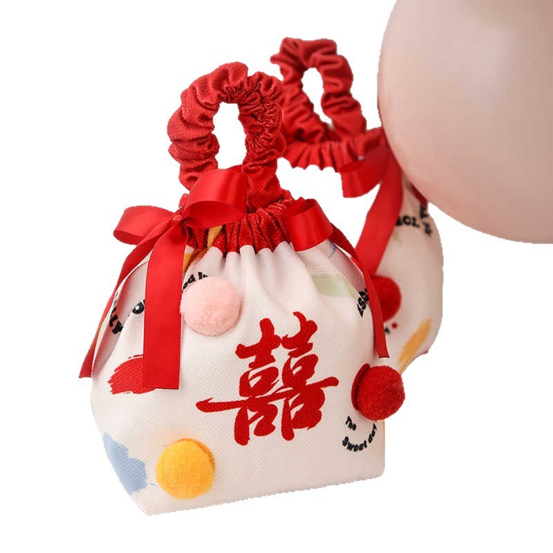 女性のブライズメイド用の結婚式のお返しギフトバッグ、ウェディングキャンディーバッグ、リストバッグ、新しい冬のお土産キャンディーボックス、中国のお祝いギフトボックス|undefined