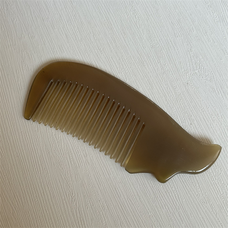 Natural Horn Peach Heart Comb Small Fish Comb Textured Craft Comb Thick Gift Box Comb 10-15CM preparation