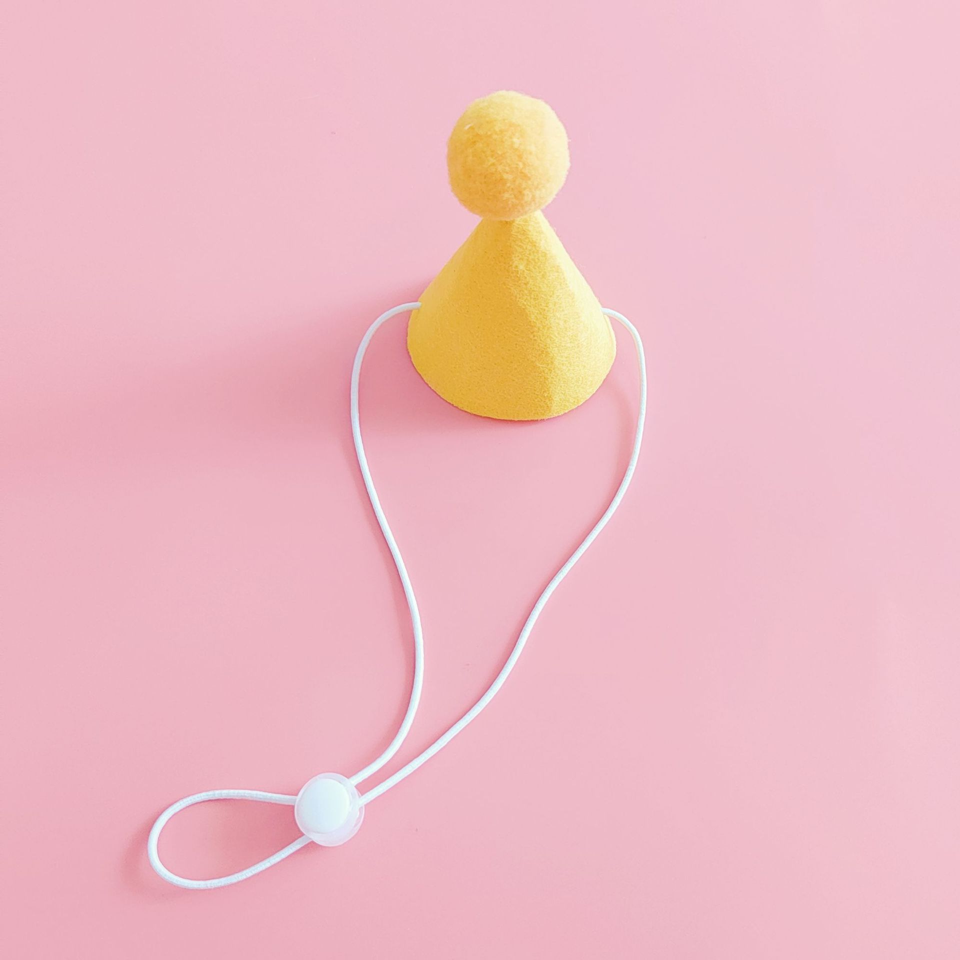 Sombrero de cumpleaños amarillo