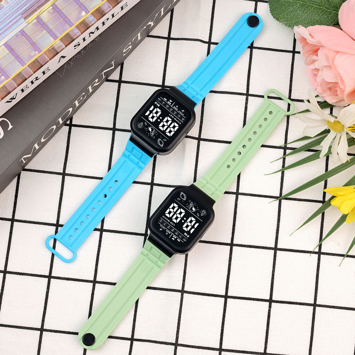 Cross-Border Foreign Trade Astronaut Junior High School Student Led Digital Watch Creative Outdoor Sports Astronaut Square Watch