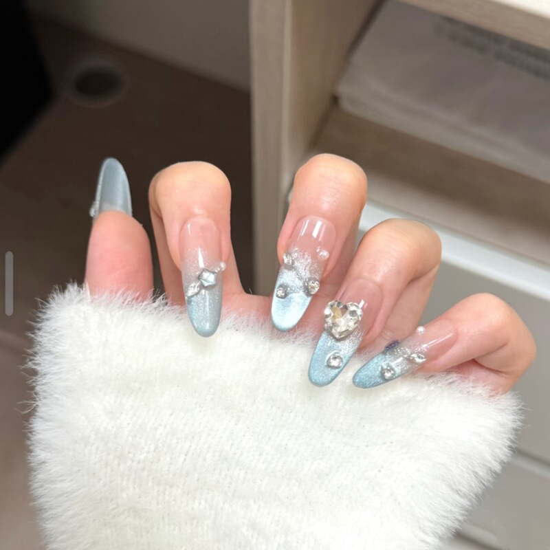Xiaohongshu's Popular High-End Cool and Sparkling Ice Blue Cat-Eye Rich Daughter's Elegant Whitening Removable Wearable Nails Xiaohongshu's Popular High-End Cool and Sparkling Ice Blue Cat-Eye Rich Daughter's Elegant Whitening Removable Wearable Nails