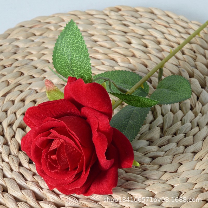 Sola franela Rosa flor artificial Día de San Valentín accesorios de boda flor decorativa pared cascada flor artificial Flor de seda artificial