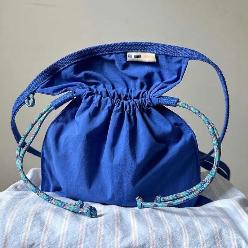Niche Designer Brand Drawstring Crossbody Phone Bag, Cute and Simple Canvas Bag, Single-Shoulder Drawstring Bag