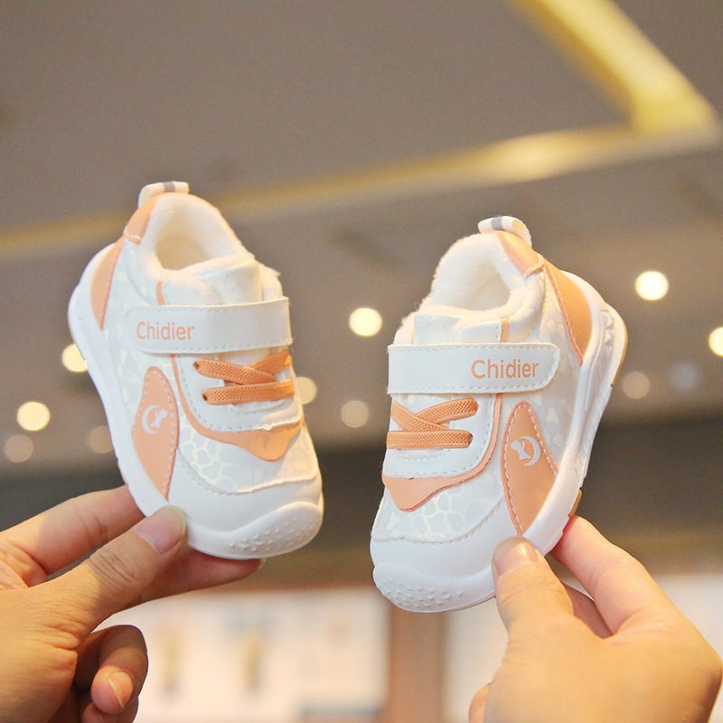 Zapatos de niño de bebé con forro polar para niños zapatos de bebé Otoño e Invierno zapatillas de deporte para niños zapatos de niña de 1 a 3 años