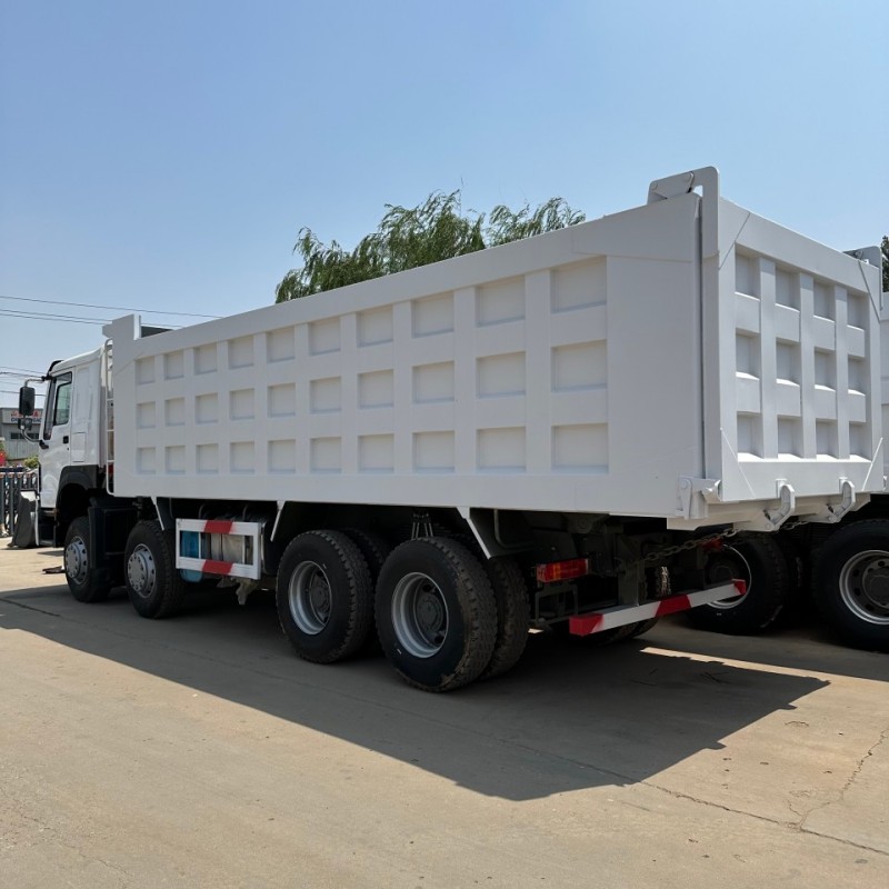 Preparation Factory for Cross-Border African Howo Dump Trucks, Howo 371 Horsepower Dump Truck, Mining Transport Dump Truck