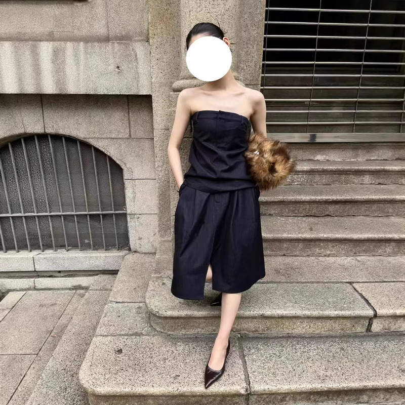 Restock of 2026 New Fashion Items: Old Money Resort Style "Jeans Waistband Tube Top Layered Top Pleated Silhouette Skirt