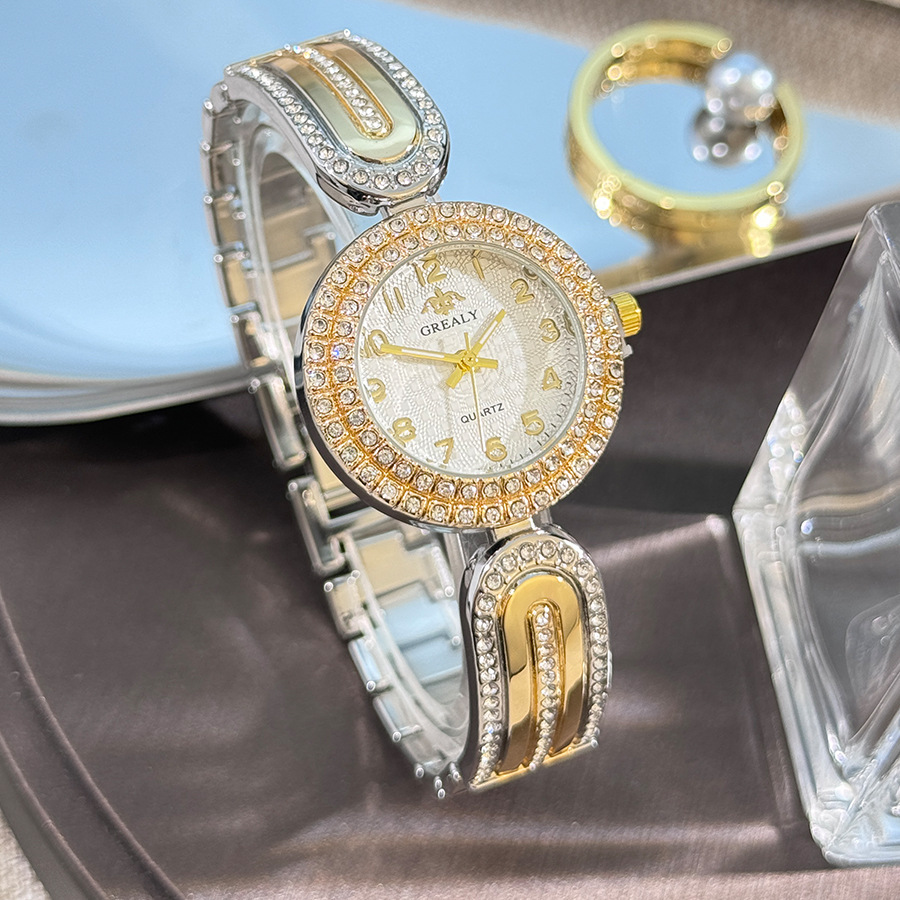 外贸高级感镶钻手质感镯手表奢华休闲时尚数字立体面手链石英女表