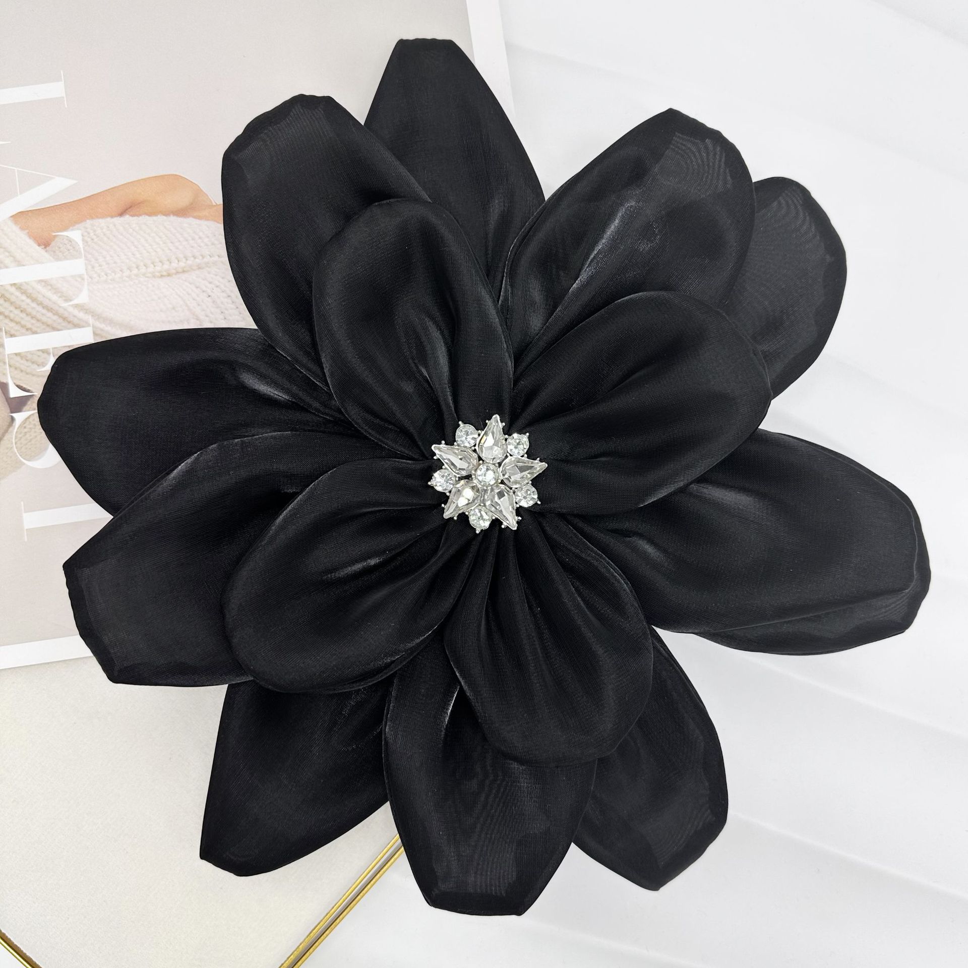 Europa y los Estados Unidos ventas calientes nuevas flores satin chiffon tela multicapa flor tridimensional más diamante diy tocado accesorios de ropa