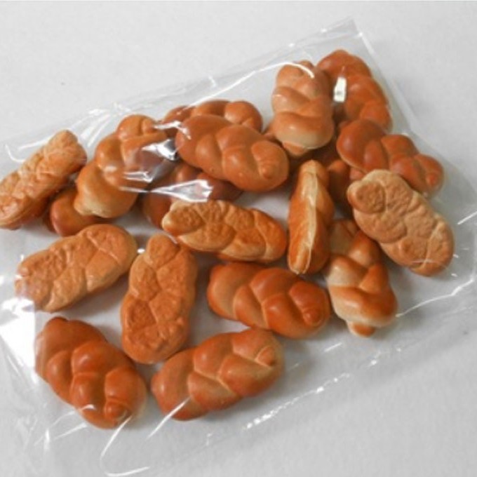 7cm plastic yellow bread 20