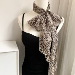 シルクタオルの長さは高級感があります。プリントのたるみ感は多くあります。