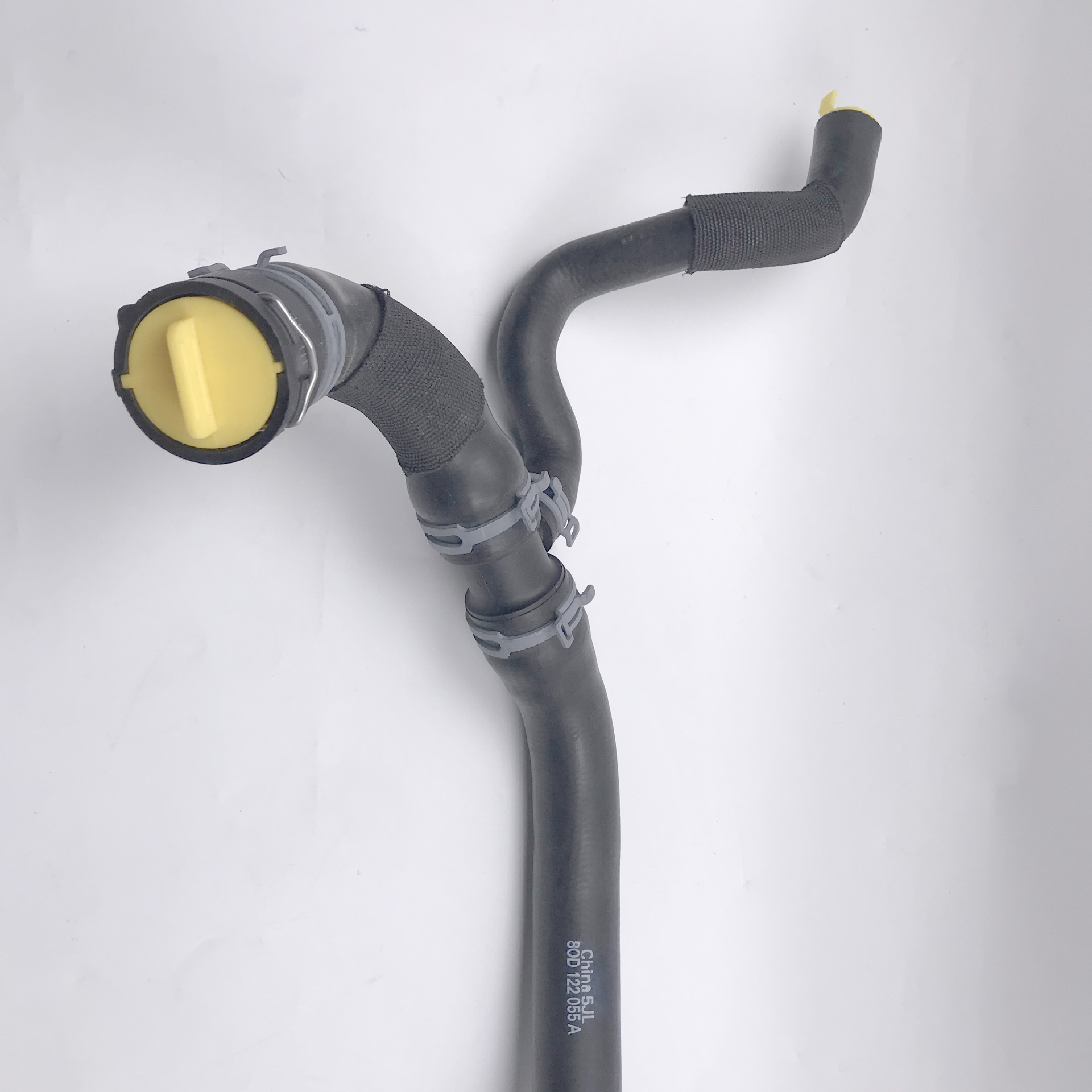 Suitable for Audi Q5L 2018-2025 Car Water Tank Lower Water Pipe Coolant Water Pipe 80D122055A