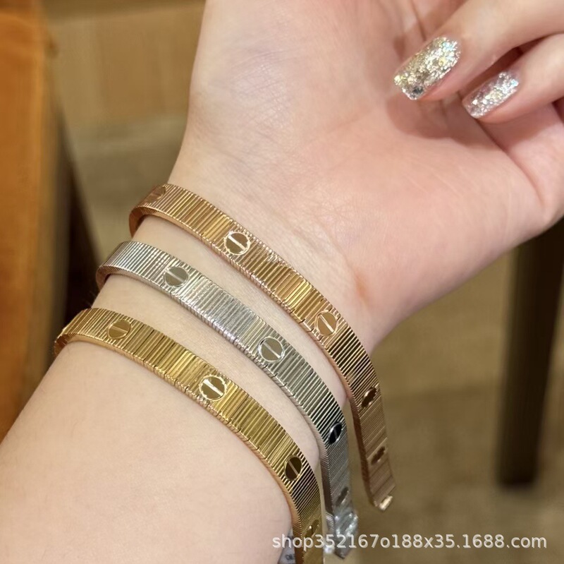New screw-pattern bracelet, featuring a single-line striped design, snake bone screws, and the word "LOVE," suitable for couples, both men and women New screw-pattern bracelet, featuring a single-line striped design, snake bone screws, and the word "LOVE," suitable for couples, both men and women