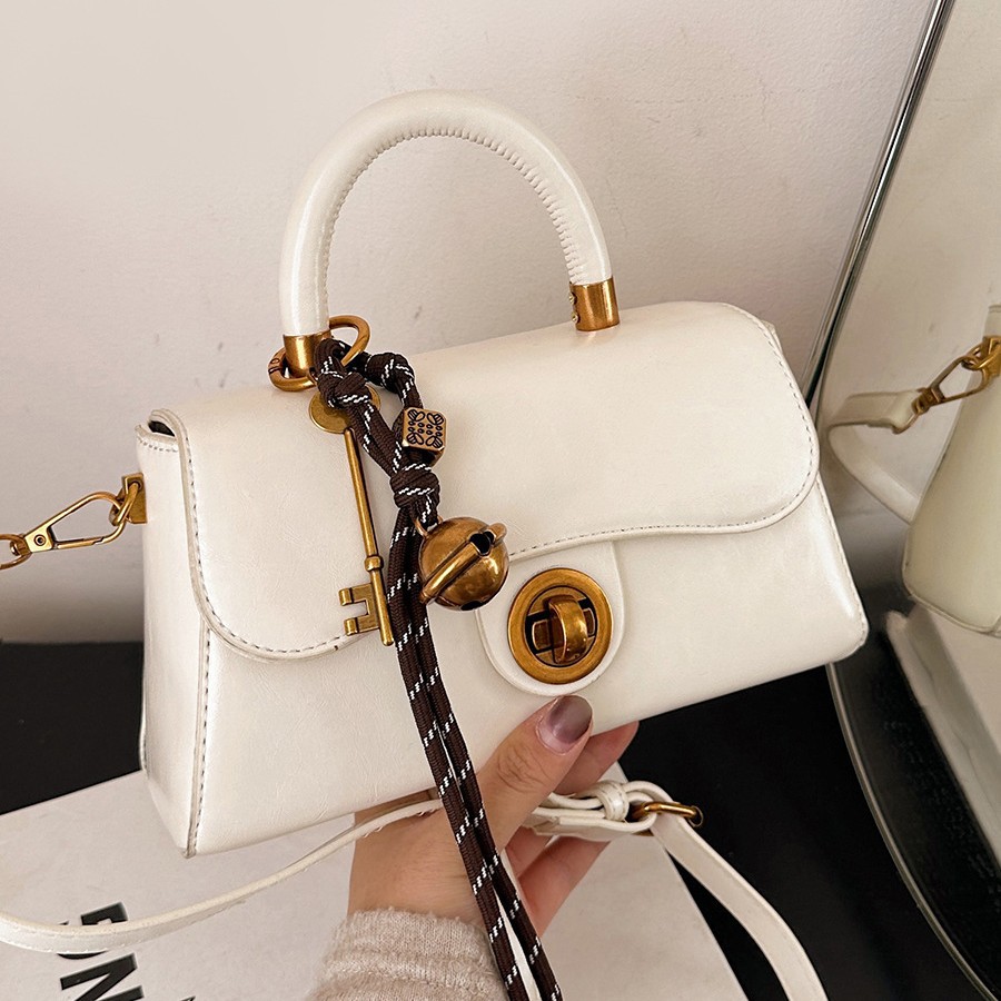 Vintage Style Women's Shoulder Bag Simple Versatile Crossbody_voghion.com