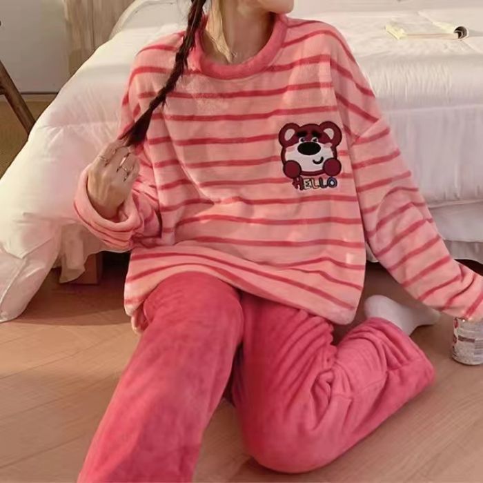 Transfronteriza mayorista otoño invierno pijama franela espesa mujer dulce dibujos animados casuales mangas largas chaqueta explosiva ropa para el hogar