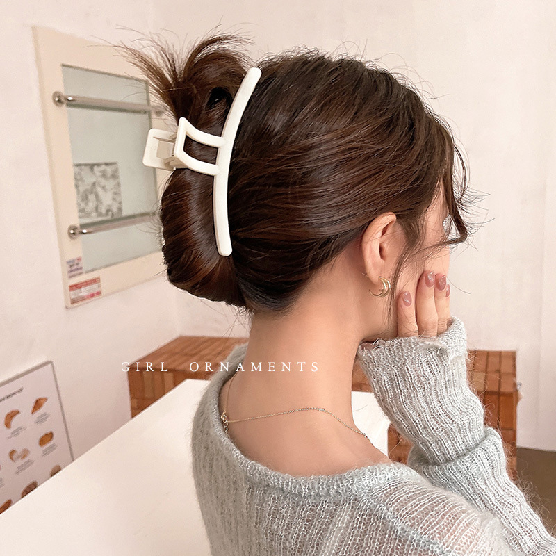 帮手主图-简约气质后脑勺大号抓夹盘发鲨鱼发卡发抓感法式头发夹