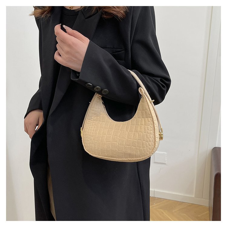 198g Weight Nylon Lining Material Sewing Thread Fashion Element Zipper Closure Type Single Shoulder Strap Strap Type Handbag Bags Type Holiday, Daily Occasion Polyester Material Solid Color Pattern All Seasons Season Women's Gender Classic Style, Streetwear Style Square Shape Medium Size Women's Medium Polyester Solid Color Classic Style Streetwear Sewing Thread Square Zipper Handbag 8