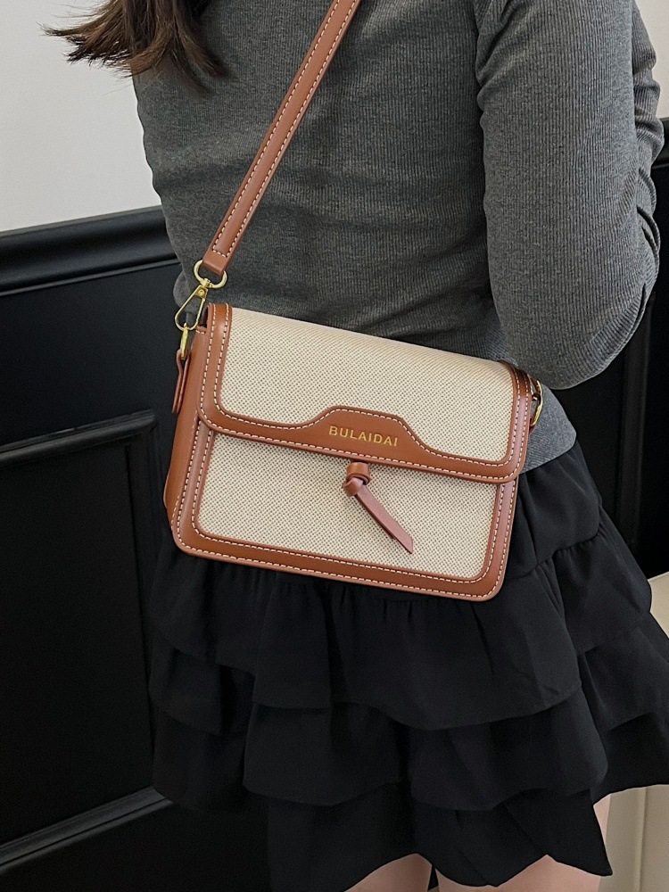 Bolso de alta sensación de mujer nuevo estilo europeo y americano retro cross-border empalme color contraste bolso cuadrado ligero lujoso viaje de hombro mochila image 1