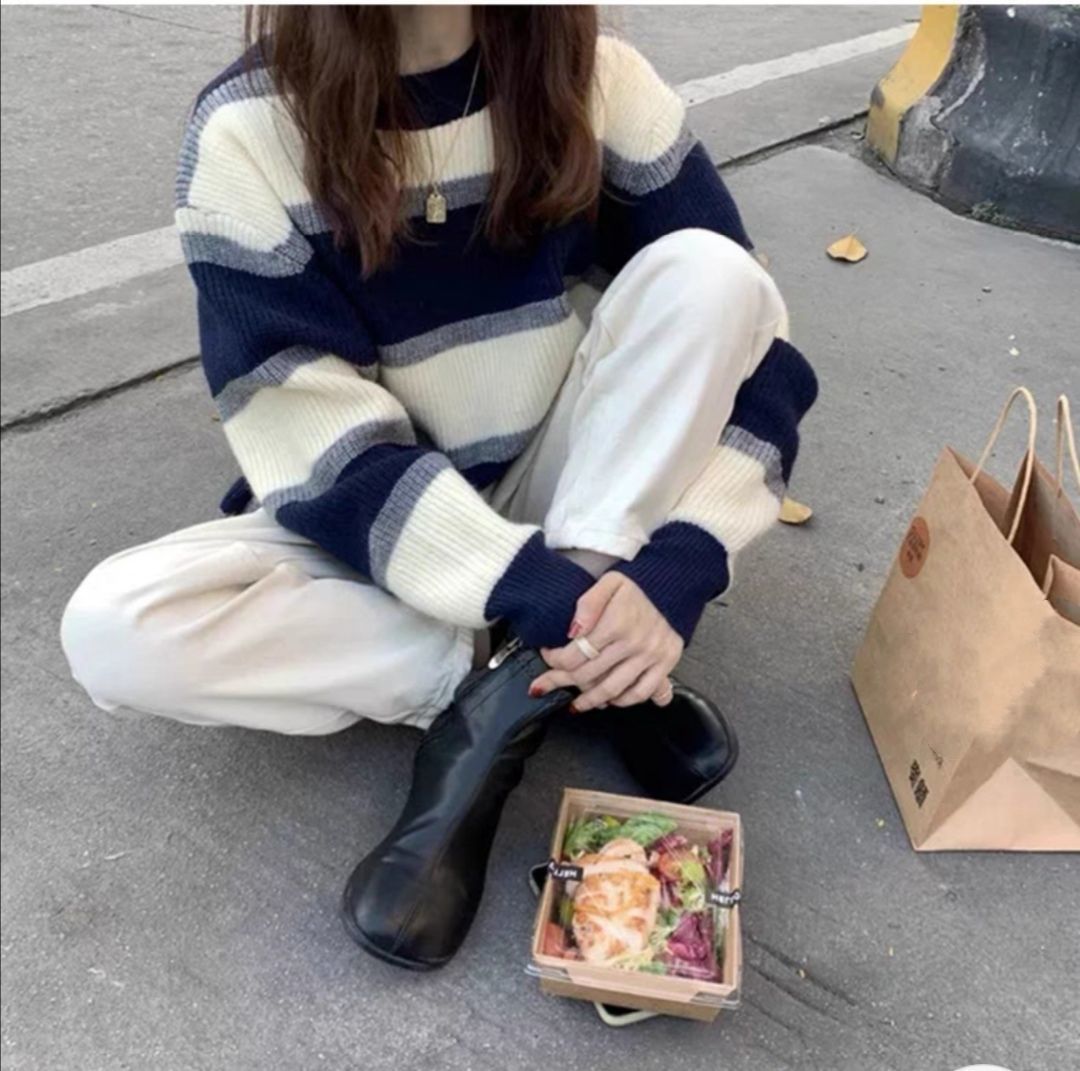 Korean loose contrasting striped pullover for women, 2023 autumn and winter new collection, lazy style, worn outside,_voghion.com
