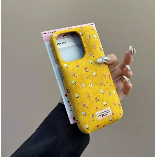 Maillard marrón pequeño floral iphone16promax bolsa de tambor patrón de piel Apple 15pro/14 funda para teléfono móvil aplicable 13