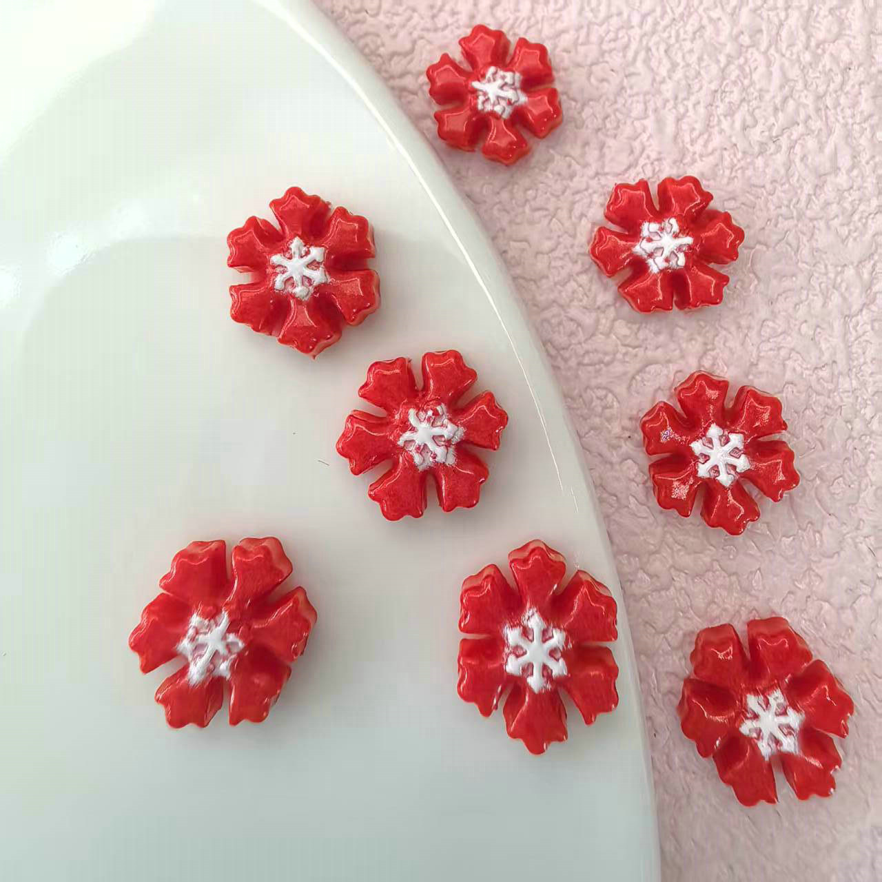 圣诞雪花旗帜钱袋圣诞树气球手套房子饰品配件美甲饰品批发义乌工