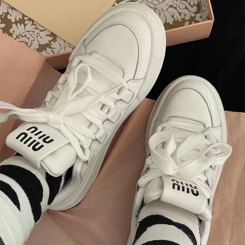 Disponible en blanco con subtítulos