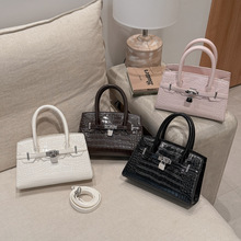 �羳�{�~�y�����K���2026�¿�W���͹Ŵ�����Ů���μ�б����