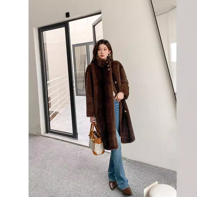 Mid-Length Cross Mink Fur Outwear for Women 2025 Winter Fur One-Piece Fur Splicing Fur Outwear Whole Leather