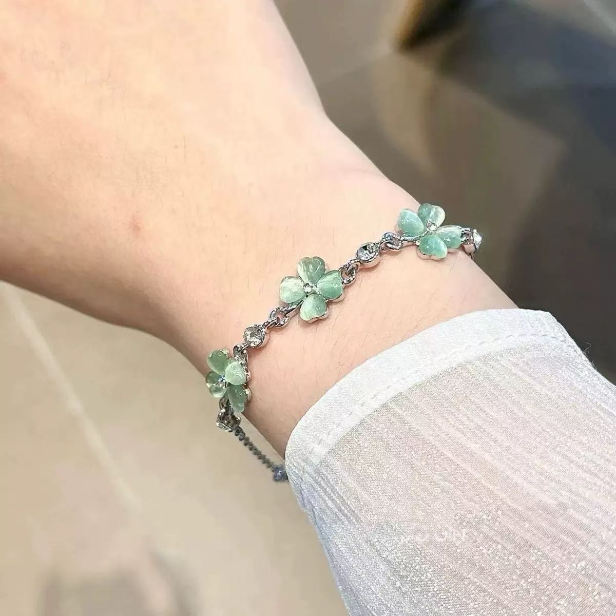 Forest Style Small Fresh Green Flower Bracelet Niche Design High-Value Exquisite Versatile Clavicle Chain
