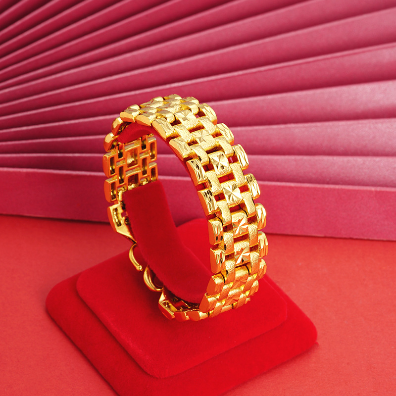 Pulsera de cadena de tanques para hombres y mujeres Pulsera de oro de arena de Vietnam no se desvanece durante mucho tiempo Regalo de todo partido dominante Venta caliente Yiwu Venta al por mayor