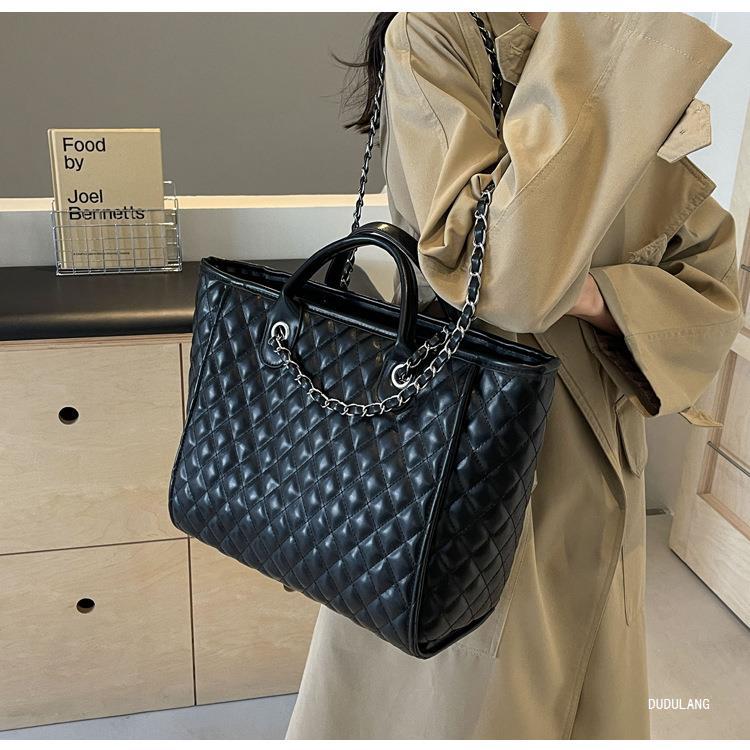 Women's rhombus large capacity women's bag 2024 new chain bag versatile hand held shoulder commuter style tote bag_voghion.com
