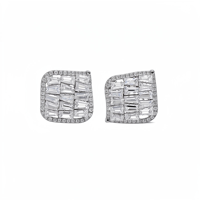 Agujas de plata de diamante de diamante hueco cuadrado pernos de orejas temperamento exquisito nicho aretes de lujo ligero aretes de alta sensación