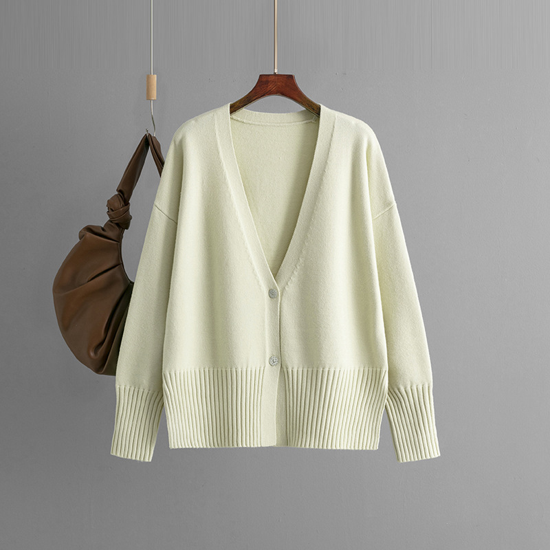 2024 Autumn And Winter New V-Neck Knitted Cardigan Solid Color Loose Sweater Jacket Top 19 3R2A5768.Jpg