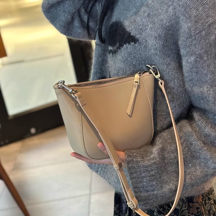 Genuine Leather Women's Small Bag 2025 New Arrival Coin Purse Versatile Fashion High-Quality Texture Commuter Shoulder Crossbody Bag - Thumbnail 4