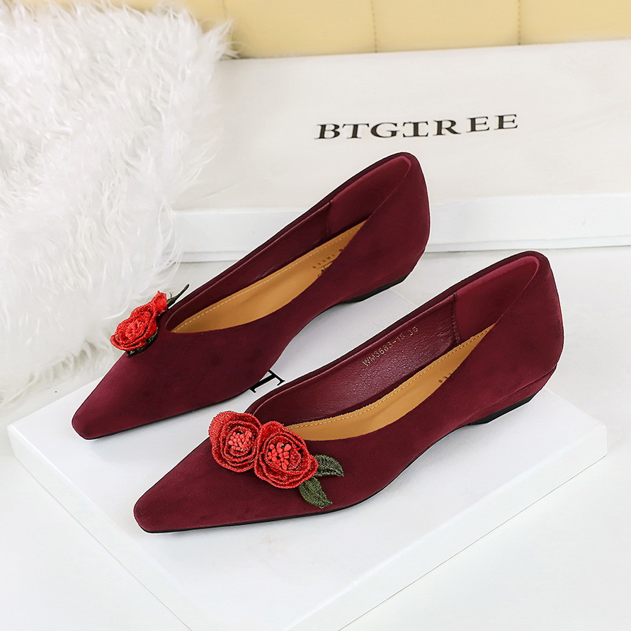 3683-H85 Chinese Style Niche Shallow Mouth Single For Women Pointed Toe Suede Women's Wedge Flower Comfortable Low Heel_vogvips.com