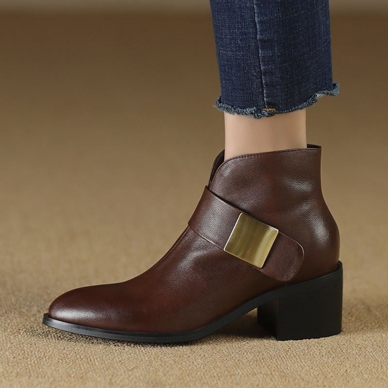 Women's short boots 2023 autumn and winter new women's boots pointed toe chunky heel mid heel fashion boots retro small leather boots