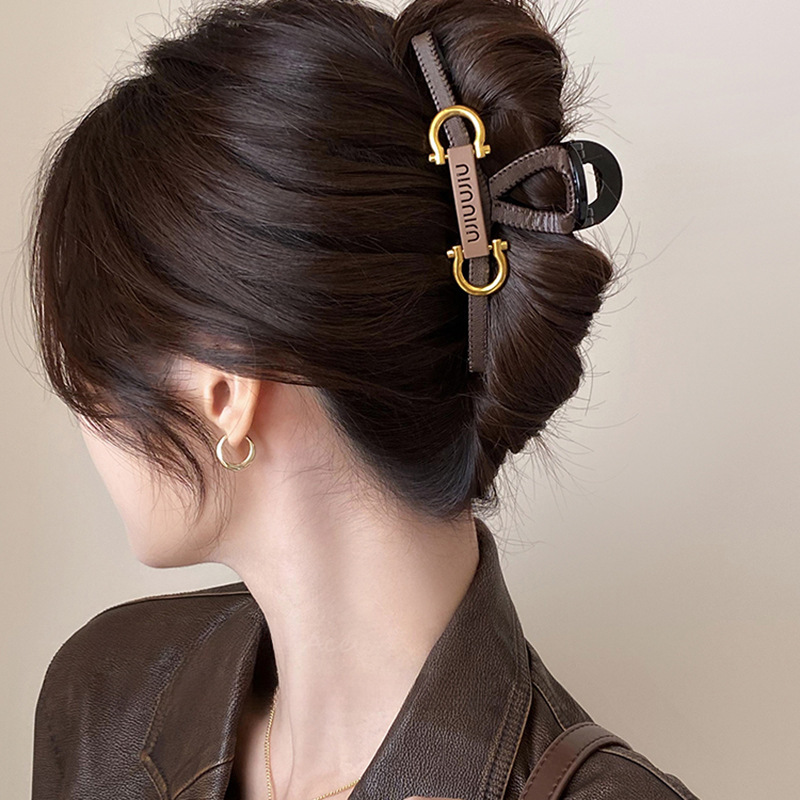 Acrylic Leather Letter Min Hair Clip for Women 2025 New Style Elegant Large Shark Clip Light Luxury High-End Hair Accessory