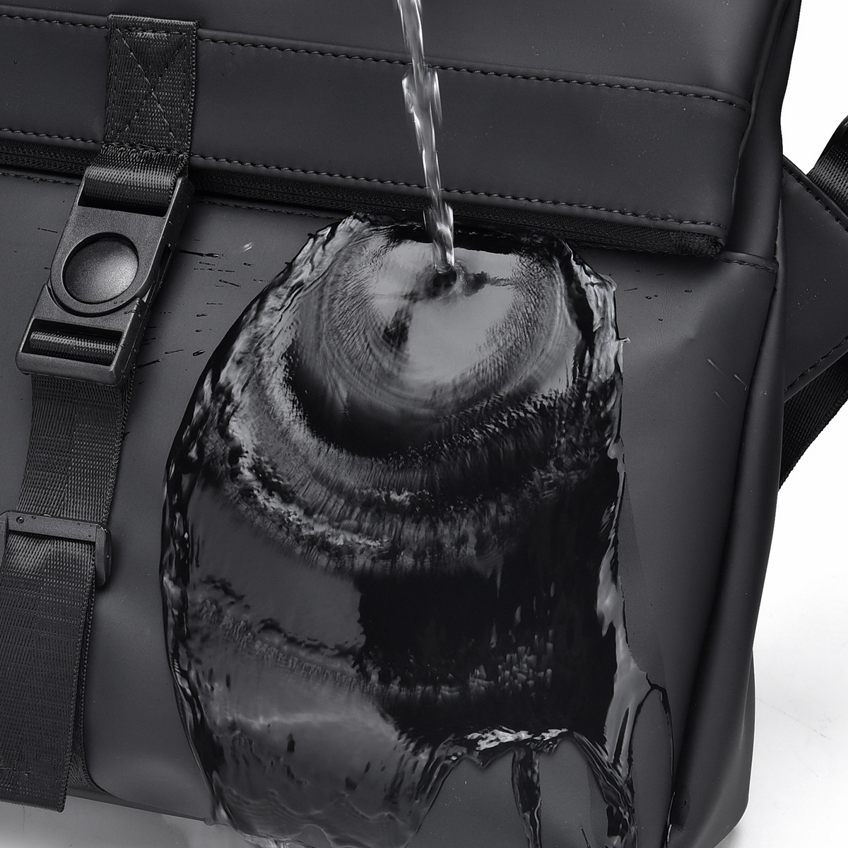 Bolso bandolera ligero para hombre nuevo transfronterizo, bolso de hombro de viaje al aire libre de ciclismo de moda, riñonera de gran capacidad a prueba de salpicaduras de agua